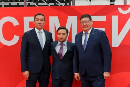 Берік Уәли Олимпиада чемпионы Елдос Сметовқа 10 миллион теңгенің сертификатын табыстады