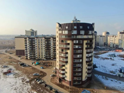 "Жолды жауып тастаймыз": Бір тәулік бойы жарықсыз отырған Алатау ауданының тұрғындары наразылық білдірді