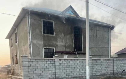 Түркістан облысындағы өрт: Аман қалған үш адамның бірі есін жиды