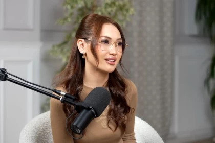 "Әнді қой, Instagram парақшаңды өшір" деді": Әнші Назым Әбілдина сахнадан неге көрінбей кеткенін түсіндірді