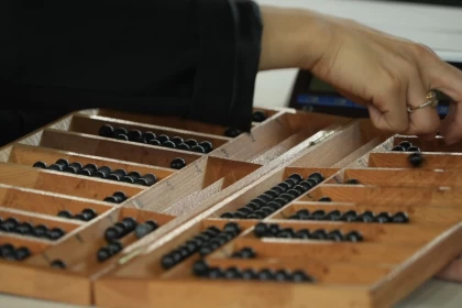 "Түркі тілдес елдермен тайталасатын деңгейде": Еуропалықтар арасында тоғызқұмалаққа қызығушылықтың артуына не себеп