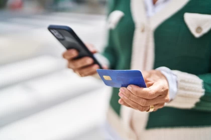 Бір банктен екінші банкке ақша аударғанда ұсталатын комиссия құны өспек