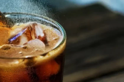 Ер адам газдалған сусын ішемін деп 42 миллион теңгеге байыды