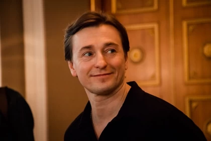 “Өзбек халқын мазақ етті”: “Бригада” сериалындағы рөлімен танымал ресейлік актер Сергей Безруков даудың ортасында қалды