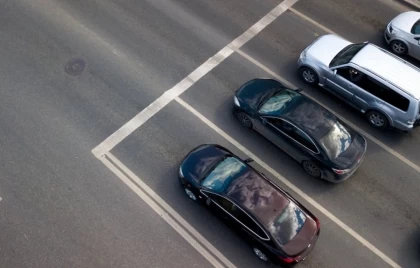 Қазақстанда тоқтау сызығынан өтіп тоқтағаны үшін салынатын айыппұл сомасы аталды