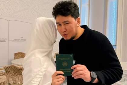 “Өзімдікі қашан болады”: Жахан Отарғалив алғаш рет екінші әйелінің балалары туралы айтты