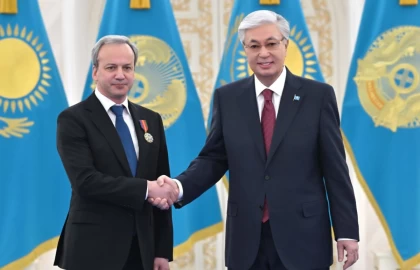 Тоқаев халықаралық шахмат федерациясының президентін "Достық" орденімен марапаттады