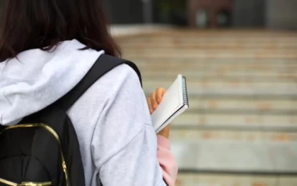 "Қатарласы итеріп, басын унитазға соғып алған": Атырауда "Тағылым" жекеменшік мектебінің оқушысы жарақат алып, тергеу басталды