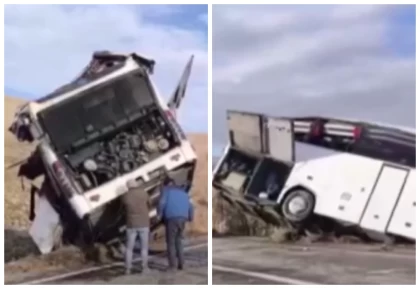 Түркияда туристтік компанияға тиесілі автобус аударылып, екі адам қаза тауып, 21 адам жараланды