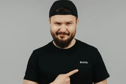 Қазақстандық стендапер әзілдеймін деп 5 күнге қамауға алынды