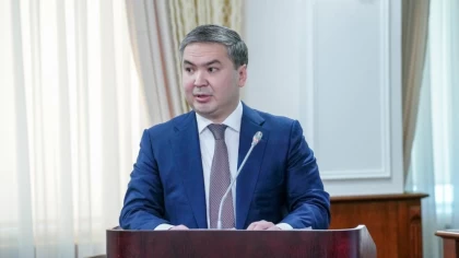 Өнеркәсіп министрлігі қазақстандық шенеуніктердің қандай қызметтік көліктерде жүретінін айтты