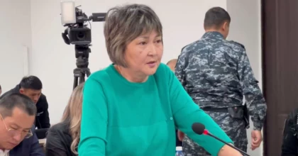 "Қызғануға себеп болған жоқ": Күйеуінің қолынан қаза тапқан Айзат Жұманованың анасы күдіктінің үйленбей тұрып, қол көтергенін айтты