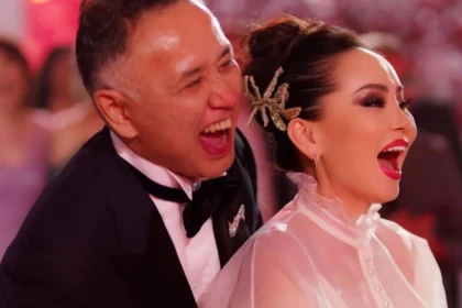 "Тауыс, тауық, әтеш және 4 жылқы асыраймыз": Продюсер Баян Алагөзова үй жануарлары туралы айтты