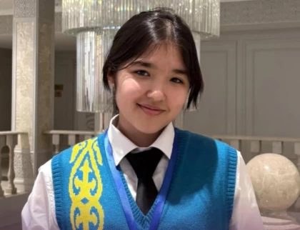 "БҰҰ-ның алты ресми тілін меңгергім келеді": Павлодарлық оқушы 10 тілде мүдірмей сөйлейді