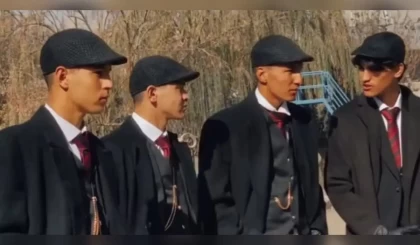 Ауғанстанда британдық "Өткір қалпақтылар" сериалының кейіпкерлері стилінде киінген төрт адам ұсталды