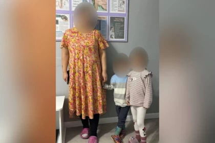 "Су алуға шығып, оралмаған": Қазақстандық әйел күйеуінің сөзіне сеніп, балаларымен көшеде қалған