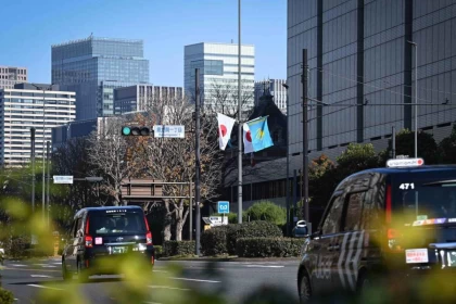 Токионың көшелерінде Қазақстанның туы ілінді