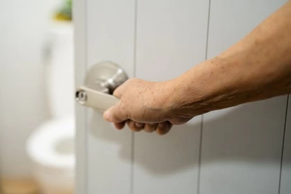 Қызметкер дәретханаға жиі барғаны үшін жұмыстан қуылды