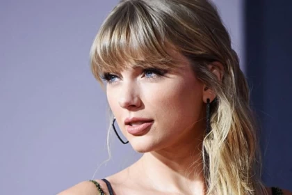 Жалпы сомасы 101 миллиард теңгеден астам: Әйгілі әнші Тейлор Свифт әлемдік турынан кейін командасын сыйлықақымен таңғалдырды