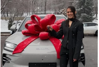 Екі дүркін әлем чемпионы Алуа Балқыбековаға автокөлік сыйға берілді