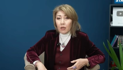 "Сахнада сақау, сауатсыз әншілер көп": Жеңіс Ысқақова жас орындаушылардың деңгейін сынады