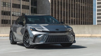 Toyota ақауға байланысты 51 644 гибридті Camry моделін кері қайтарып жатыр