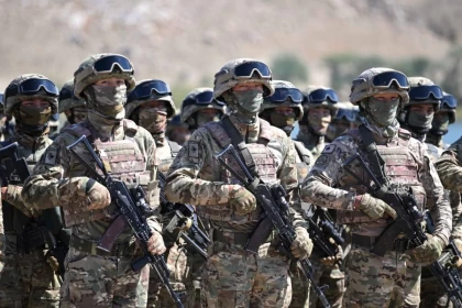 Тоқаев сарбаздар әскердің ауыртпалықтары мен қиыншылықтарын табандылықпен көтеруі тиіс екенін айтты