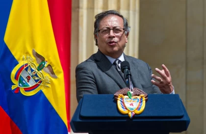 "Қолыма қару алуға дайынмын": Колумбия президенті Трамптың қоқан-лоққыларынан кейін халқынан көмек сұрады