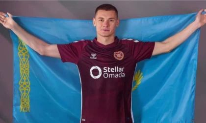 Шотландия төрінде ән ұранымыз шырқалды: Ислам Чесноков “Хартс” ойыншысы атанды