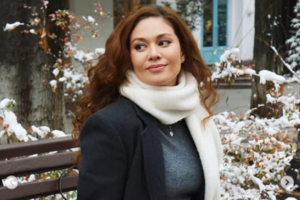 "Үнсіздігімді төмен бағаламаңыздар!" Режиссер Ақан Сатаевтың екінші әйелі өзін қорлағандарды сотқа бермек