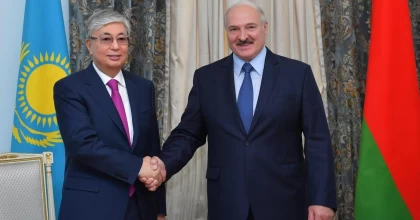 "Ақылды, парасатты адам": Беларусь президенті Лукашенко Тоқаевты әбден мақтады (видео)