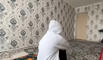 "Аузымызды жауып, тұншықтыратын": Түркістанда өгей әкеден қорлық көрдік деген апалы-сіңлі қыздар әділдік іздейді