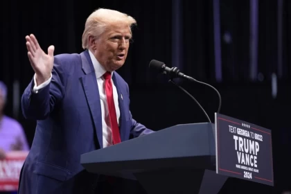 Трамп Путин мен Зеленскийдің Украина бойынша келісім жасауға дайын екенін мәлімдеді