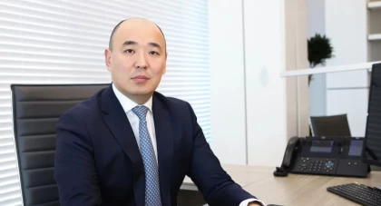 Тоқаевтың бұрынғы көмекшісі Қанат Шарлапаев енді "Атамекен" ұлттық кәсіпкерлер палатасын басқарады