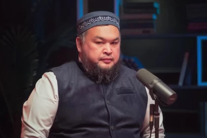"Атеистер маймылдан шыққан": Діни уағызшы Нұржан Смағұлдың басы тағы дауға қалды