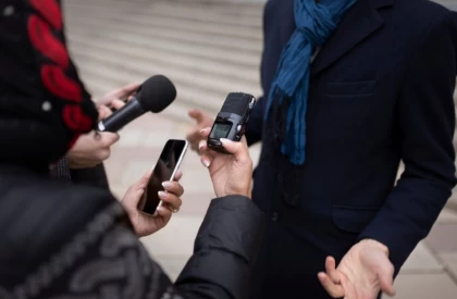 "Сынауға болады, бірақ қорлау емес": Депутат сөз бостандығын шектеу жөніндегі алаңдаушылыққа жауап берді