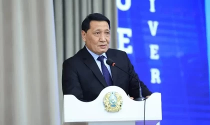 Шымкентте ақша жымқырғаны үшін сотталған университет ректоры жазадан құтылып кетті