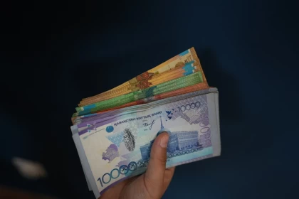 Мемлекеттік қызметкерлер енді жиі сыйақы алады: Жаңа ереже пайда болды