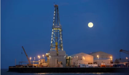 Shell бас директоры сот дауларына байланысты Қазақстанға жаңа инвестициялар уақытша тоқтатылатынын мәлімдеді