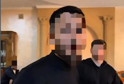 Алматыда екі шетелдік қазақ қыздарға қатысты балағат сөз айтқаны үшін қамалды