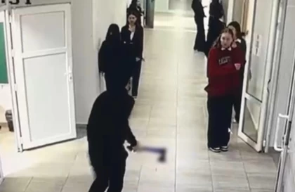 Құлсарыда сыныптастарын балтамен қуған оқушы үйқамаққа жіберілсе де, мектепке баруына рұқсат берілді