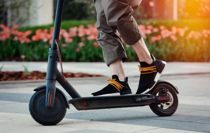 Алматы полициясы самокатты дұрыс емес жерге қойғаны үшін айыппұл салуды ұсынды