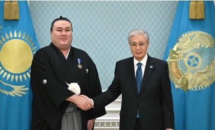 Тоқаев спорт саласындағы елеулі еңбегі үшін сумошы Ерсін Балтағұлды ІІ дәрежелі "Барыс" орденімен марапаттады