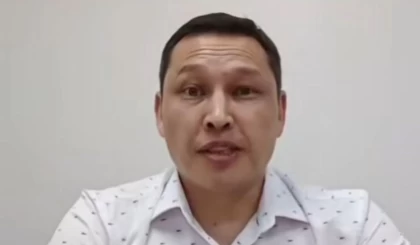"Шаршадым": Қоғам белсендісі Санжар Боқаев Қазақстаннан көшіп кетті