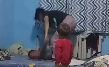 4 жасар баласын жылу батареясына байлап, аяусыз ұрған әйелге қатысты сот шешімі шықты
