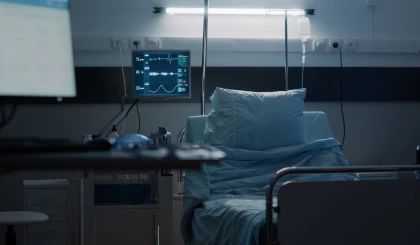 Бурабайда қар көлігі ағашқа соғылып, комаға түскен қыз көз жұмды