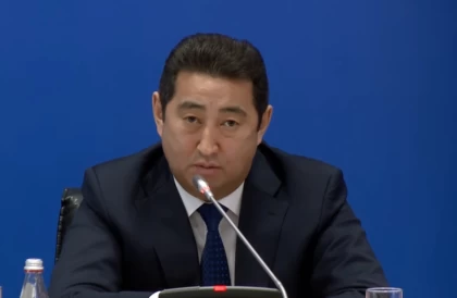 "Білмеймін, кіріспеймін": Министр Сапаров туыстарының мемлекеттен миллиондаған субсидия алуына қатысты сұраққа ашумен жауап берді