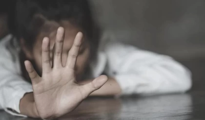 "ВИЧ жұқтырған": Алматыда 13 жасар қызды әкесінің досы зорлады деген күдікпен ұсталды