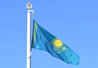 Балконға мемлекеттік Туды ілуге бола ма: Мәдениет және ақпарат министрлігі түсіндірді