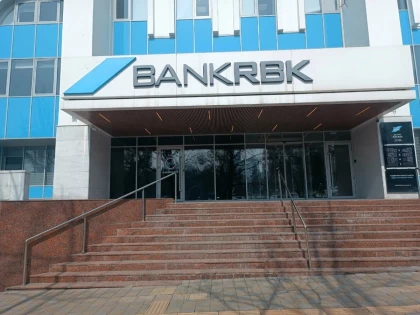 Владимир Кимге тиесілі банк ресейлік компаниямен сотта жеңіліп, 3 млрд теңге төлеуге міндеттелді